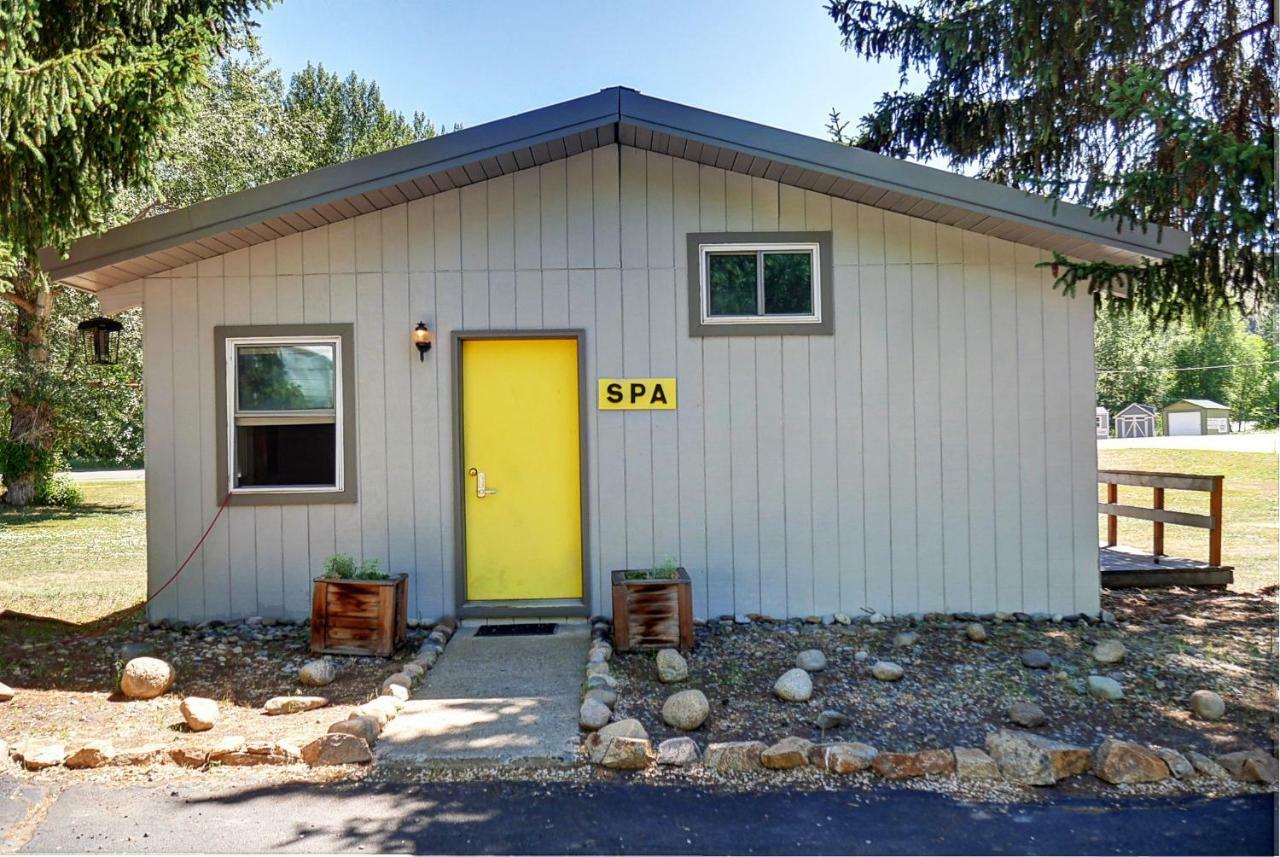 Idle A While Cabins Twisp Exterior photo